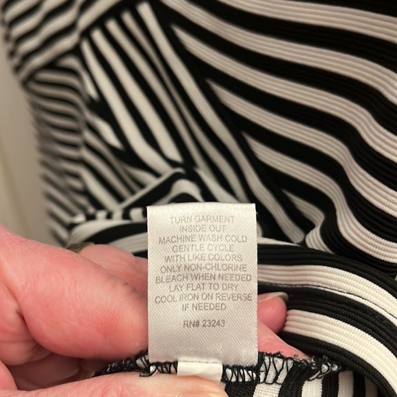 🏙️New York & Company Top - Picture 5 of 5